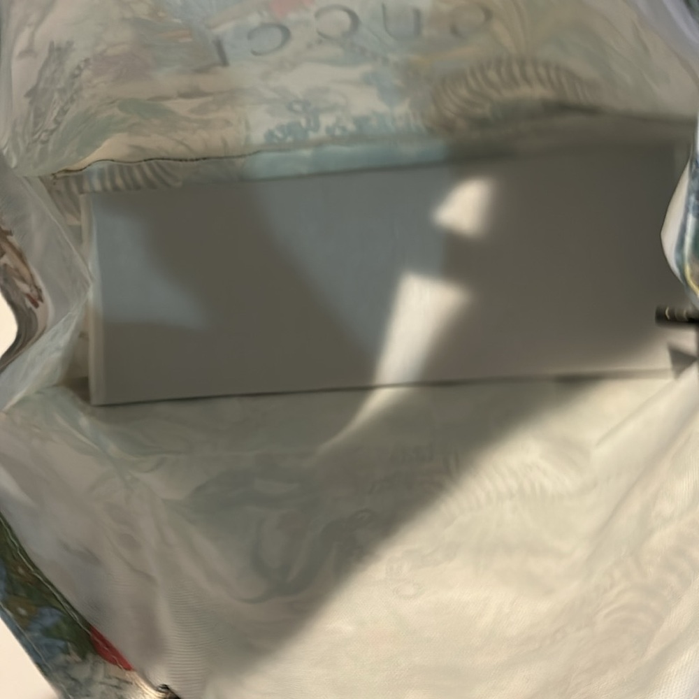 New VIP GWP GUCCI TOTE . - Picture 3 of 8